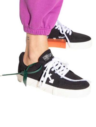 Off-White Low Vulcanized Off-White sneakers in canvas